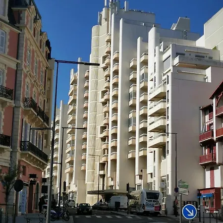 Ocean 7 Apartment *