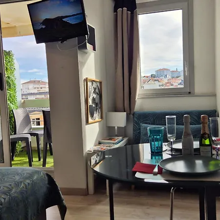 Plage, Piscine, Terrasse, Vue Ville, Cœur De Pour Ou Télétravail *