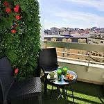 - Terrasse & Piscine アパート *