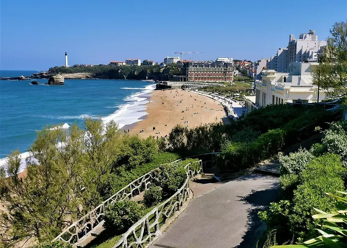 公寓 Biarritz Plage - Terrasse & Piscine Residence *